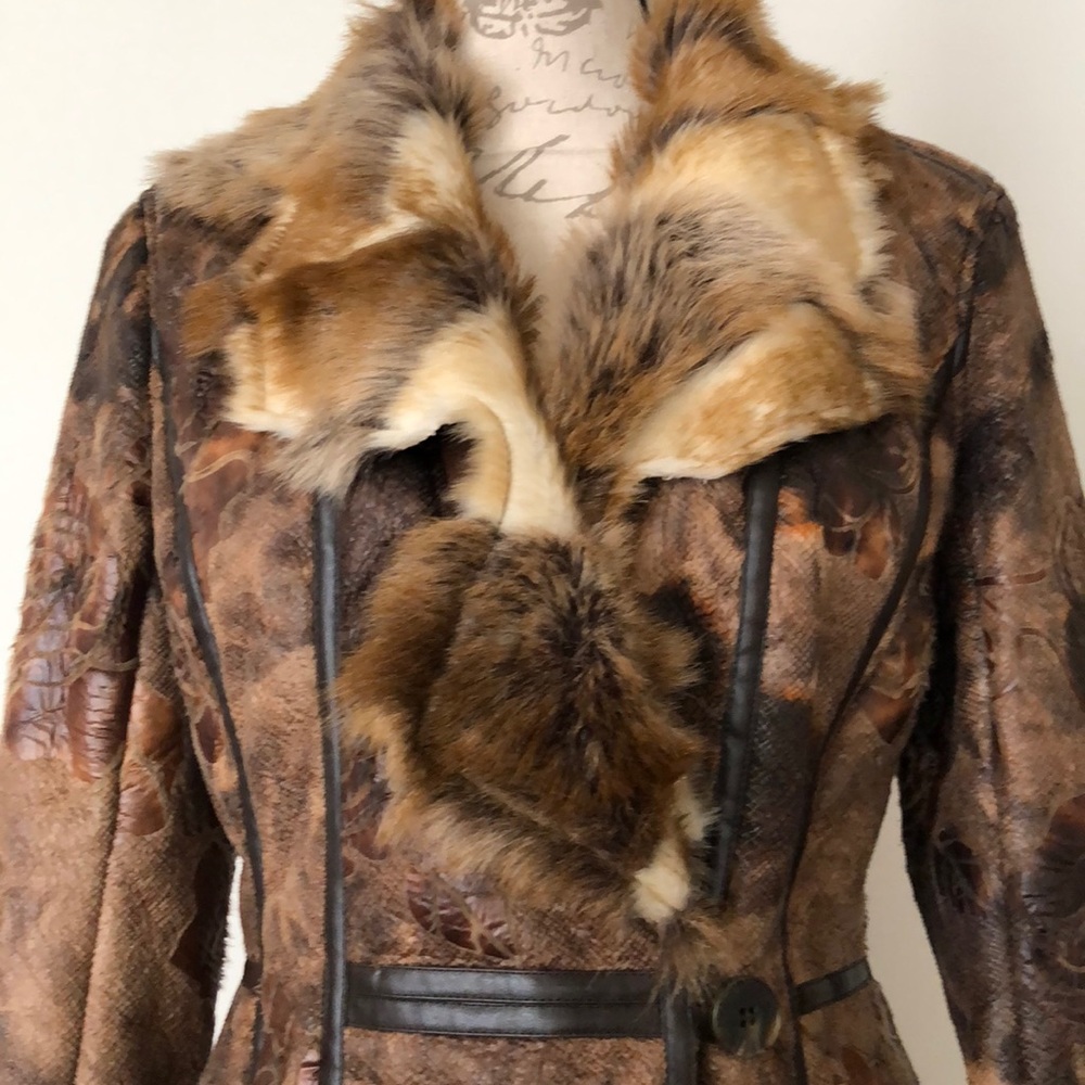 Bold and Beautiful Cache Jacket - Picture 2 of 6